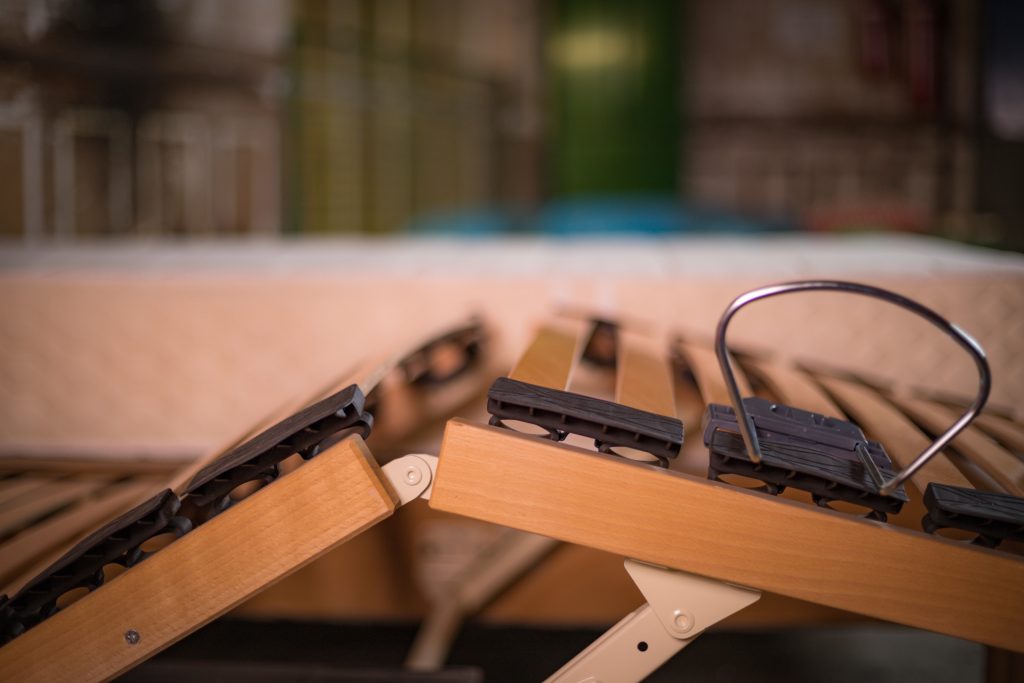 Sommier Relaxation Electrique 65N 4 Lattes et embouts sommier de relaxation électrique