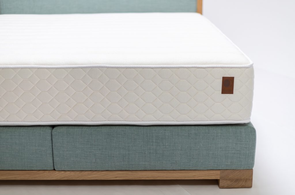Matelas Latex 100% Talalay Alphonse 3 Lit louise Chêne massif et tissu Angkor