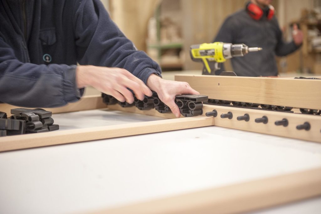 Fabrication d'un sommier à lattes Nation Literie