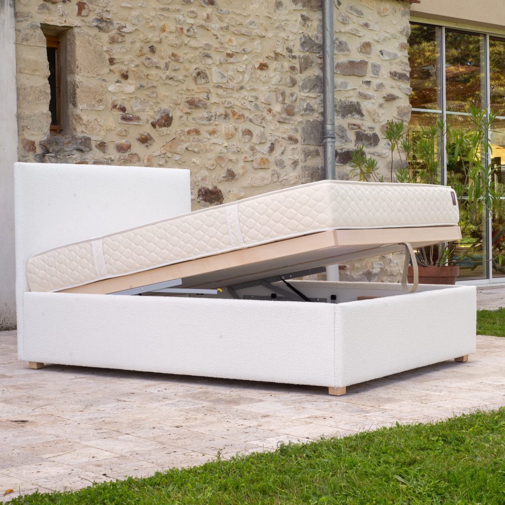 Lit Coffre Tissu COINCY (Bouclette) 2 3853 LIT COFFRE MATELAS OUVERT CARRE Lit Coffre Tissu COINCY (Bouclette)